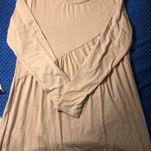 Light Mauve long sleeve tunic (Size Medium) NWT